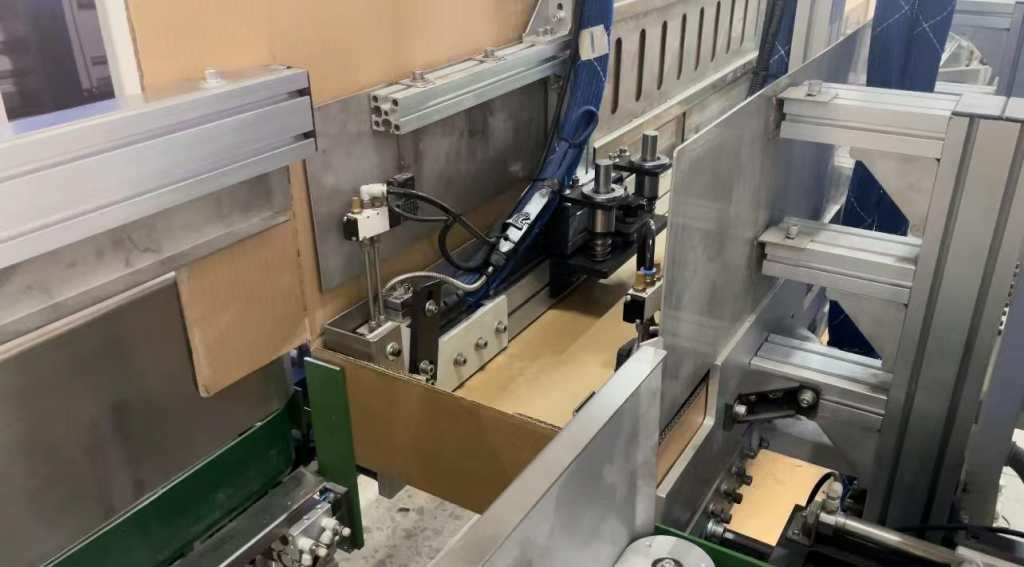 automatic box bottom forming machine